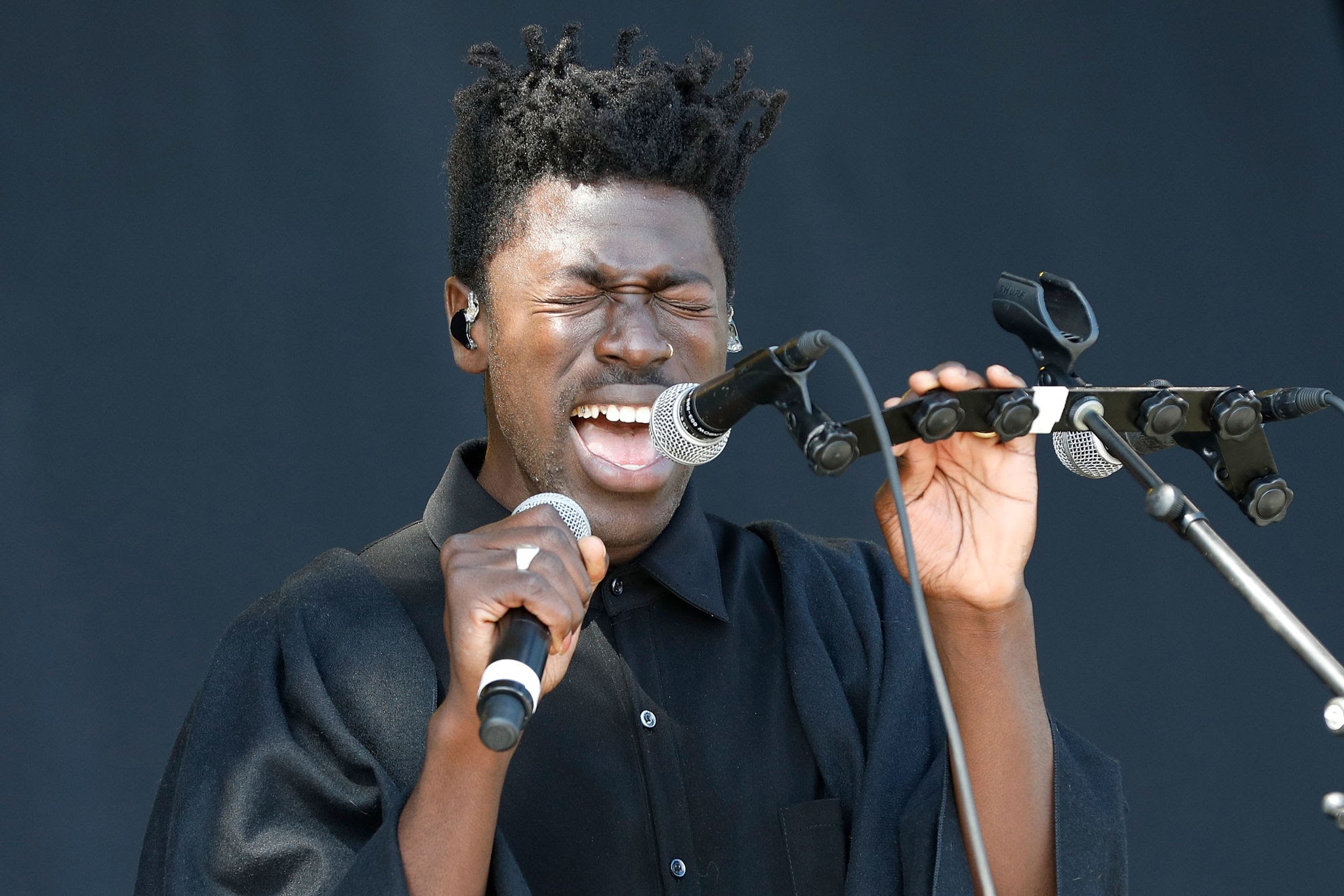 Moses Sumney performing